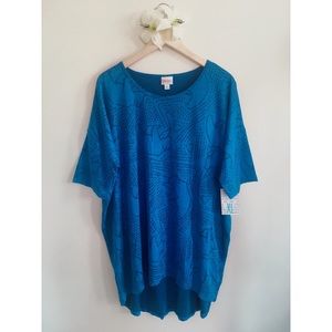 🌸LuLaRoe ~ Polar Bear Irma Top